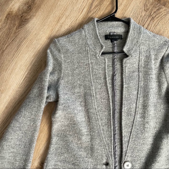 TAHARI | wool coat medium - Picture 2 of 5